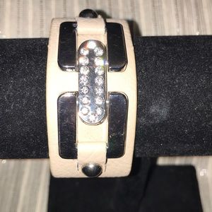 Leather bracelet cuff with adjustable button